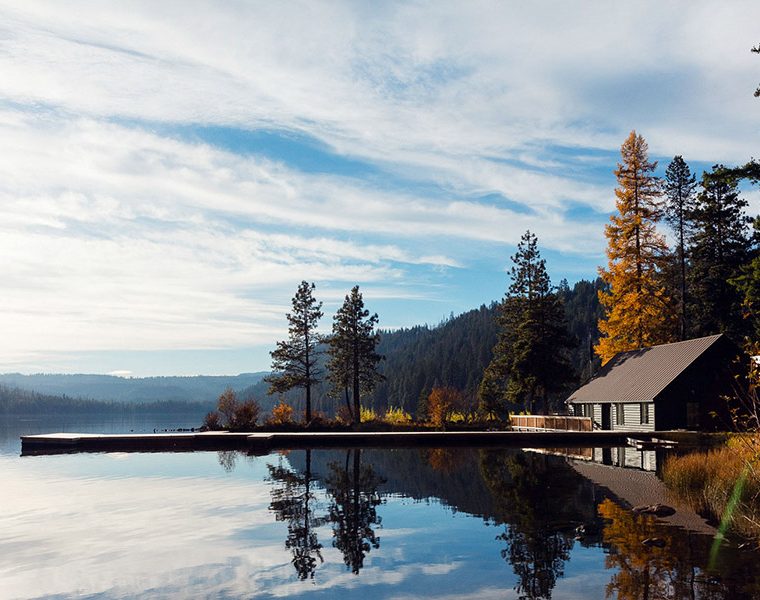 The Suttle Lodge & Boathouse