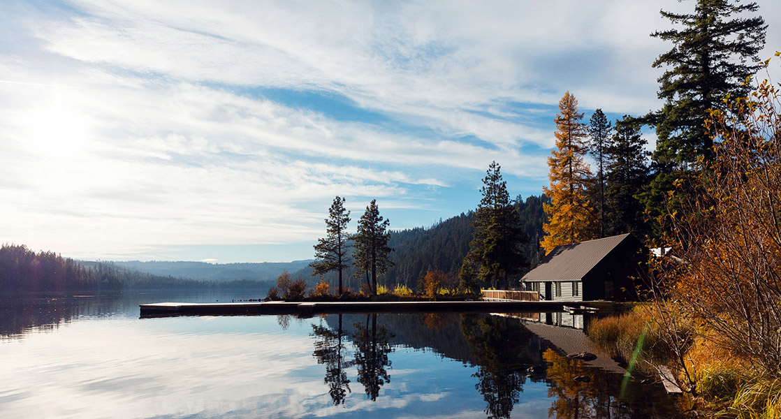 The Suttle Lodge & Boathouse